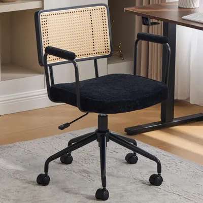 Productafbeelding van Kantoorkruk met chenillebekleding, gevlochten rugleuning, armleuningen en wielen, zwart