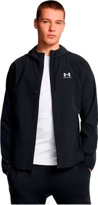 Productafbeelding van Under Armour heren winddichte jas, model Ua Stretch Wvn, kleur zwart, artikelnummer 6003001-001, maat XXL