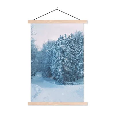Produktbild von MuchoWow® Textilposter Wald - Schnee - Winter 60x90 cm mit holzfarbenen Rahmen - Textil