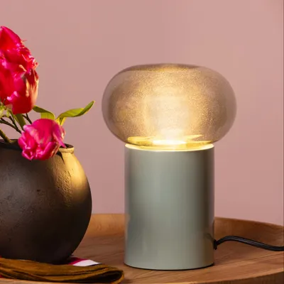 Zdjęcie produktu dla Elegancka, zielona lampka stołowa KNUT z abażurem z dymionego szkła | Wysokość: 22 cm | Oprawka: E27 | Kolor: zielony | Materiał: metal/szkło