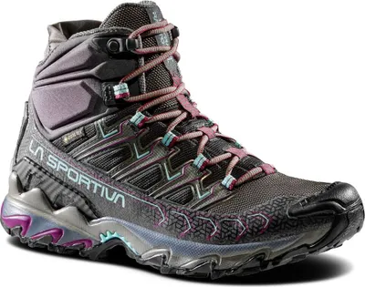 Wanderschuh für Damen; Modell "Ultra Raptor II Mid Woman GTX" von La Sportiva; in Grau mit lila Akzenten und Schnürung.