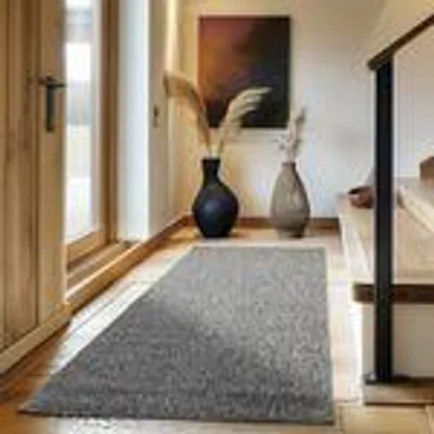 Produktbild von Moderner Kurzflorteppich mit dezenter Struktur - schlicht und stilvoll für Wohnzimmer und Schlafzimmer, Größe: 80 x 250 cm, Farbe: Grau