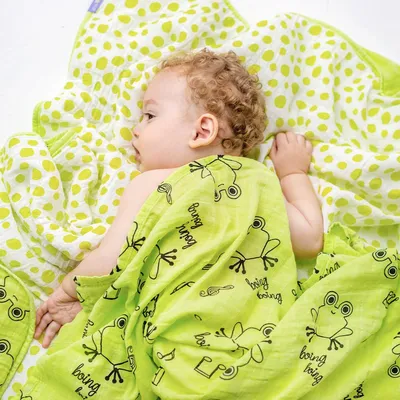 Zdjęcie produktu dla Milk&Moo Cacha Frog muślinowy puszysty kocyk dziecięcy, 100% bawełna, muślinowy kocyk dziecięcy do wózka i gondoli, 90x110 cm, zielony