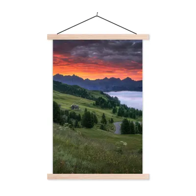 Produktbild von MuchoWow® Textilposter Gras - Berge - Abend 60x90 cm mit holzfarbenen Rahmen - Textil