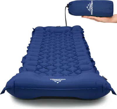 Produktbild von MOUNTREX Isomatte - Outdoor, Camping Luftmatratze - Ultraleicht & Kleines Packmaß (700g) - Aufblasbare Matratze, Schlafmatte mit Fußpumpe - Faltbar (Blau)