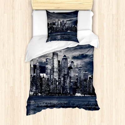 Produktbild von ABAKUHAUS Stadt Mantele, Dramatische Ansicht NYC Skyline, Milbensicher Allergiker geeignet mit Kissenbezügen, 135 cm x 200 cm - 80 x 80 cm, Blegrey Schwarz Weiß