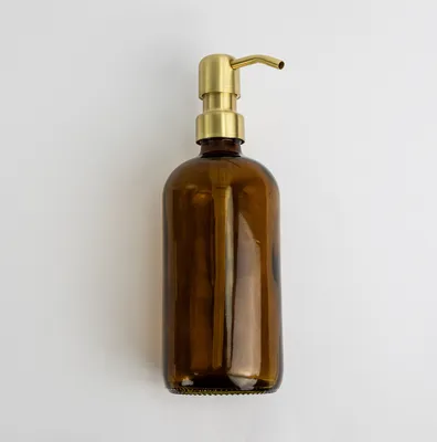 Immagine prodotto di Natural Goods Berlin KLEAN dispenser di sapone con etichette, dispenser di sapone di alta qualità e ricaricabile per cucina e bagno, marrone trasparente, testa della pompa in acciaio inox oro, 500 ml