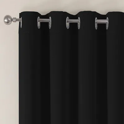 Zdjęcie produktu dla Zestaw 2 zasłon termoizolacyjnych, czarne, z przelotkami, gęsto tkane, 114 x 117 cm