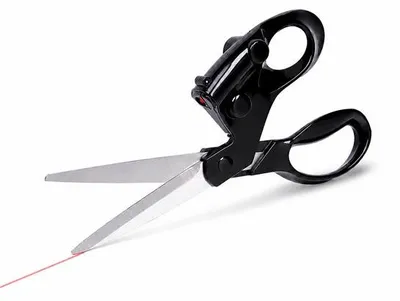Produktbild von VHV Lasergesteuerte Schere – Nähschere mit roter Laserlinie – Edelstahl-Klingen – Ergonomischer Griff – Für Stoff, Schnittmuster, Papier und Bastelarbeiten – Schwarz