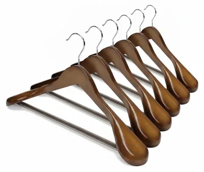 Produktbild von InAndOutdoorMatch - Holzkleiderbügel - 360° drehbare Haken, KI-generiertes Bild