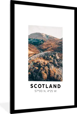 Produktbild von MuchoWow® Gerahmtes Poster Schottland - Brücke - Hügel 60x90 cm - Poster mit Schwarzem Bilderrahmen Wandposter Rahmen Foto Bilder - Dekoration - Wandposter Wohnzimmer - Hochwertig