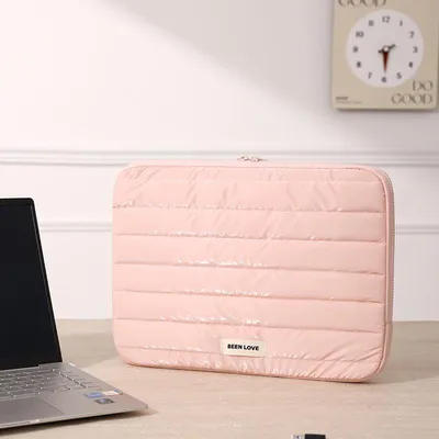 Produktbild von Laptop-Hülle 14-15 Zoll, Rosa (36,5x2,5x26,5cm), Gestepptes Design, aus Recycelten Materialien