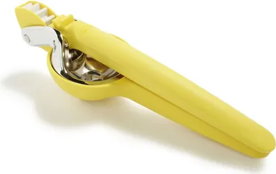 Produktbild von Chef'n Manuelle Saftpresse of Citrus FreshForce für Orangen, Limetten und Zitronen, Presse of Polyethylen und Edelstahl, Farbe Gelb,25,5x7,2x7cm, 1 Stk.