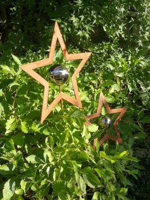 Immagine prodotto di Stella da giardino in acciaio inox con sfera in acciaio inox Stella in acciaio inox - grande