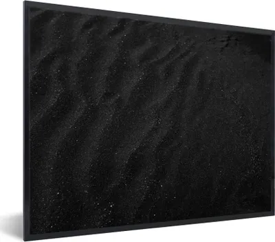 Produktbild von MuchoWow® Gerahmtes Poster Sand - Schwarz - Weiß - Strand 80x60 cm - Poster mit Schwarzem Bilderrahmen Wandposter Rahmen Foto Bilder - Schwarzem - Mit Gestell