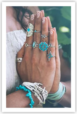 Produktbild von Poster - Poster ohne Rahmen - Hände Schmuck Boho - 61x91,5 cm - Wand Bild - Wanddeko - Wandbilder - Kunstposter - Wandposter - Bilder - Kunstdruck - Wanddekoration - Wandbild - P2XPA61x91-4412