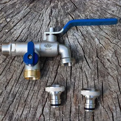 Image de Robinet double en laiton 1/2 pouce | Résistant à la corrosion et au gel + 2 raccords de robinet