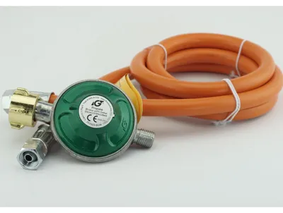 Produktbild von Gasschlauch Druckregler Gasschlauchset Gasdruckregler - 150 cm - 30 mbar - Linksgewinde 1/4 Zoll - Gasflasche und Paellagrill