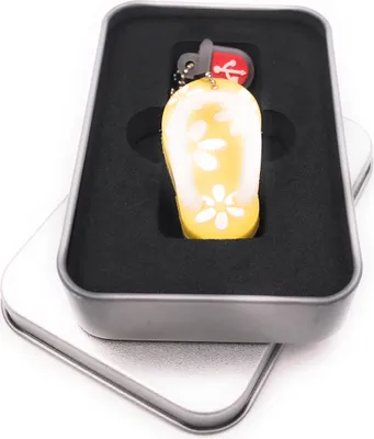Obrázek produktu pro Onwomania sandálová žabka ve žluté barvě USB flash disk v hliníkové dárkové krabičce 16 GB USB 3.0
