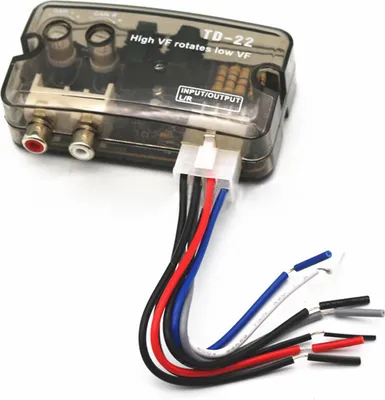 Zdjęcie produktu dla Konwerter audio samochodowy z funkcją opóźnienia, regulowany konwerter wysokich i niskich częstotliwości, wzmacniacz audio 12 V