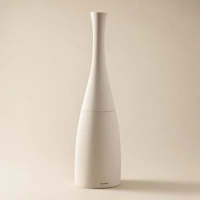 Immagine prodotto di COSMIC SAKU: scopino da bagno minimalista in stile nordico, realizzato in plastica e resina. Supporto da pavimento per WC in grigio opaco