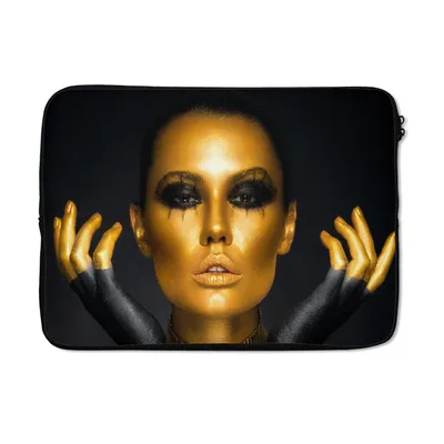 Produktbild von MuchoWow® Laptop Hülle 14 ZollFrau - Porträt - Gold - Luxus - Schwarz Laptoptasche - Laptoptasche - Stoßsicher - Schutzhaube