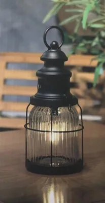 Produktbild von Schwarze Metall-Laterne mit Glas für Aussen