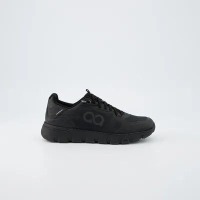 Imagen del producto de Zapatilla deportiva impermeable Tenhaag, modelo bajo, color negro, talla 38