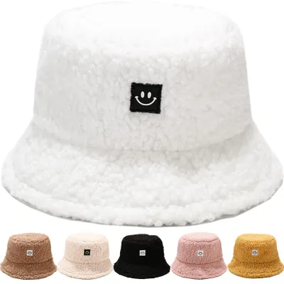Immagine prodotto di Cappello da pesca da donna con bordo in pelliccia - Berretto a secchiello bianco, ideale per l'inverno