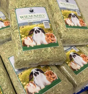 Produktbild von 12 kg Futter Wiesenheu in handlichen 1 kg Beuteln Kleintiere Heu Naturheu