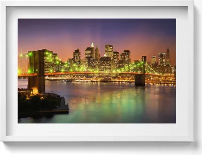 Produktbild von Brooklyn Bridge bei Nacht– Wandbild mit Rahmen – Gerahmtes Bild  – Wanddekoration – 70x50 cm –  Weiß Rahmen
