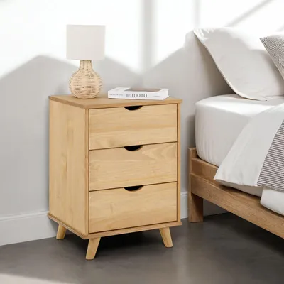 Produktbild von Nachttisch JALISCO mit 3 Schubladen, gebeizt/gewachst – Nachtkommode aus Kiefer Massivholz, skandinavisches Design mit konisch geformten Holzfüßen, Stauraum für Schlafzimmer & Kleinmöbel