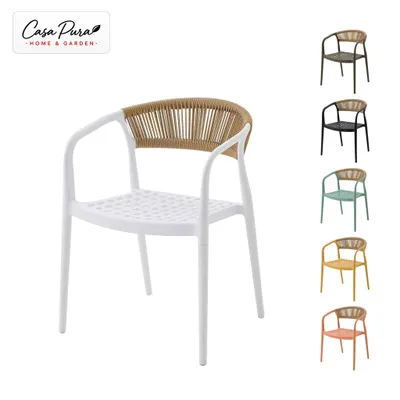 Imagen del producto de Silla de jardín Solaro, silla de exterior con reposabrazos y respaldo de cuerda, color blanco. 1 unidad
