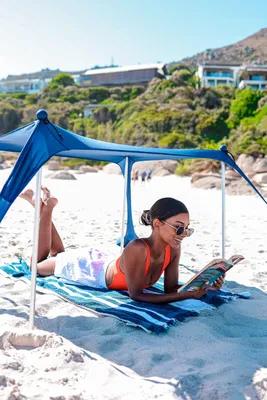 Produktbild von SUN NINJA Mini Strandzelt Sonnenschutz - Kleines Sonnensegel Strand - UPF50+ Strand Zelt mit Tragetasche - Halbschatten - Sonnenschutz Reise leicht -