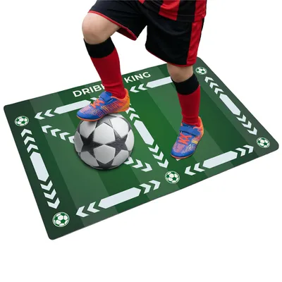 Produktbild von Fußball Trainingsmatte - 90x60 cm - Grün - Training Kinder - Rutschfeste Matte für Ballkontrolle - Kickmatte - Techniktrainer - Indoor & Outdoor