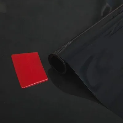 Productafbeelding van Famanu raamfolie voor privacy en zonbescherming - 99% UV-bescherming en warmtebescherming - Verduisterend en statisch zelfklevend - 90 x 200 cm