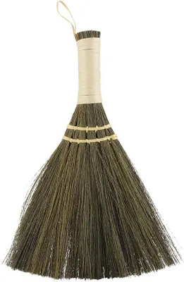 Obrázek produktu pro Ruční smetáček z přírodních materiálů, 30 cm, určený pro snadné odstraňování prachu