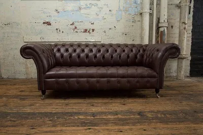Immagine prodotto di Divano imbottito, design divano classico, divano a tre posti, modello Chesterfield, in pelle