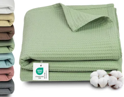 Produktbild von ZOLLNER Kuscheldecke in 150x200 cm - 100% Baumwolle Zeitloses Waffelmuster knitterarme und atmungsaktive Couchdecke grün waschbar bis 60°C –