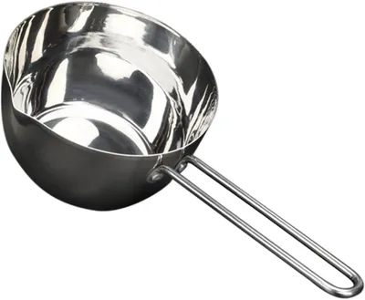 Produktbild von Silberfarbene Wasserschöpfkelle aus Edelstahl mit ergonomischem Design und langem Griff für Küche und Haushalt