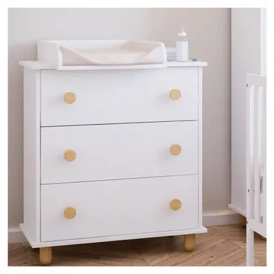 Produktbild von Wickelkommode in Weiß 83x93x48 cm mit Wickelaufsatz und 3 Schubladen für das Babyzimmer, Schubladen mit Vollauszug, Griffe und Füße aus massivem Buchenholz