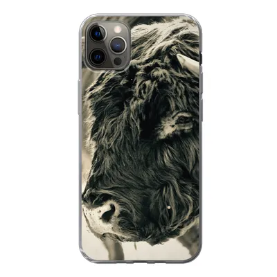 Produktbild von MuchoWow® Handyhülle Schutzhülle Hülle für iPhone 12 Pro Max Schottischer Highlander - Schnee - Hörner Silikon Softcase Handy Hülle - Hartschale