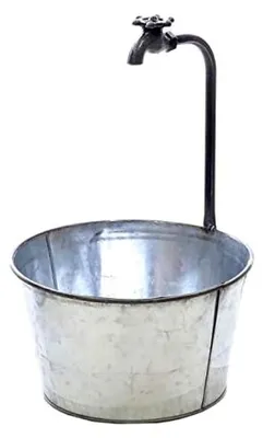 Produktbild von Metalleimer mit Deko-Wasserhahn als Pflanztopf