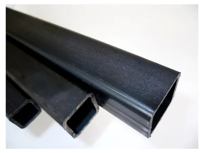 Produktbild von Quadratrohr aus Stahl 40 x 40 x 3 mm in 1500 mm langen Stangen +0/-3 mm schwarz roh Hohlprofil ST37