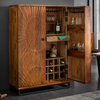 Produktbild von Massiver Barschrank SCORPION 141cm braun Mangoholz aufwendige 3D Schnitzereien