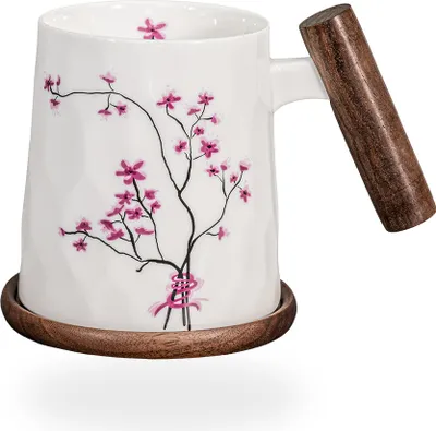 Obrázok produktu pre tea4chill Čajový pohár, kávový pohár s podšálkou. Pohár 400 ml porcelánový s drevenou rukoväťou a drevenou podšálkou. Elegantný dizajn, vintage štýl.