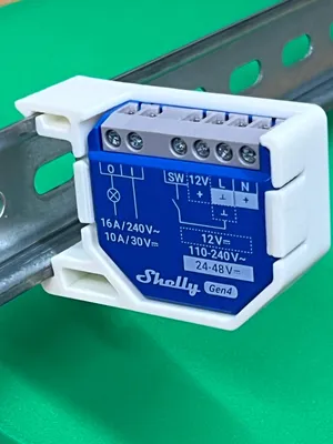 Produktbild von SOIXX Hutschienenhalter für Shelly Wave, PLUS, Gen3, Gen4 DIN Rail 35 mm Hutschiene Halter 90 Grad