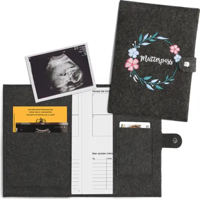 Produktbild von kwmobile Mutterpasshülle aus Filz - Hülle für deutschen Mutterpass mit extra Fächern - Cover Mutterpass Blumenkranz