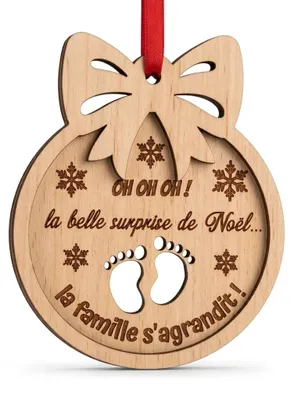 Houten kerstbal gravure 'Die Familie wächst' – Schwangerschaftsankündigung