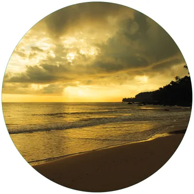 Produktbild von Wallario Premium Glasbild, freischwebende Optik, kräftige Farben, rund 50cm Durchmesser, Motiv Badestrand auf den Malediven - Stille am Abend